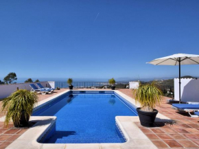 Gorgeous Villa in Sayalonga Costa del Sol with Swimming Pool